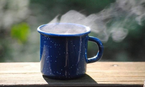 Мужчина пил горячую воду по утрам 40 дней — итог оказался неожиданным